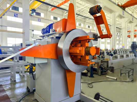 เครื่องปั้นม้วนอัตโนมัติสําหรับแผ่นหลังคาเหล็กแสงอาทิตย์