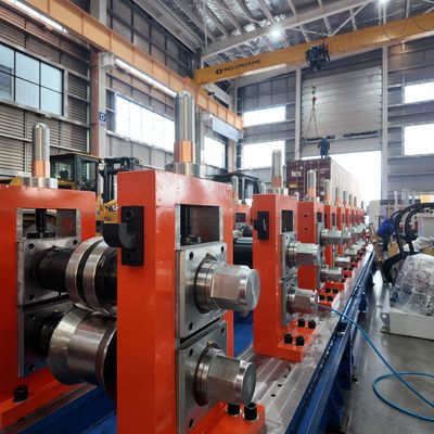 เครื่องปั้นพอร์ลินความเร็วสูง พร้อมควบคุม PLC และตัดไฮดรอลิก