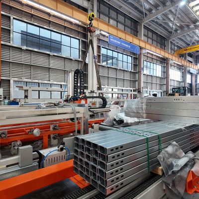 เครื่องขึ้นรูปม้วนสำหรับขายึดที่มีพื้นผิว HMI